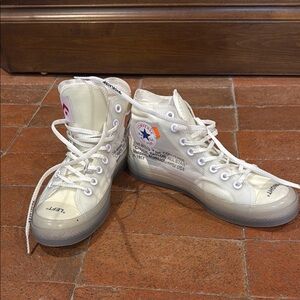 Converse Chuck Taylor All Star Vulcanized Hi
Off-White